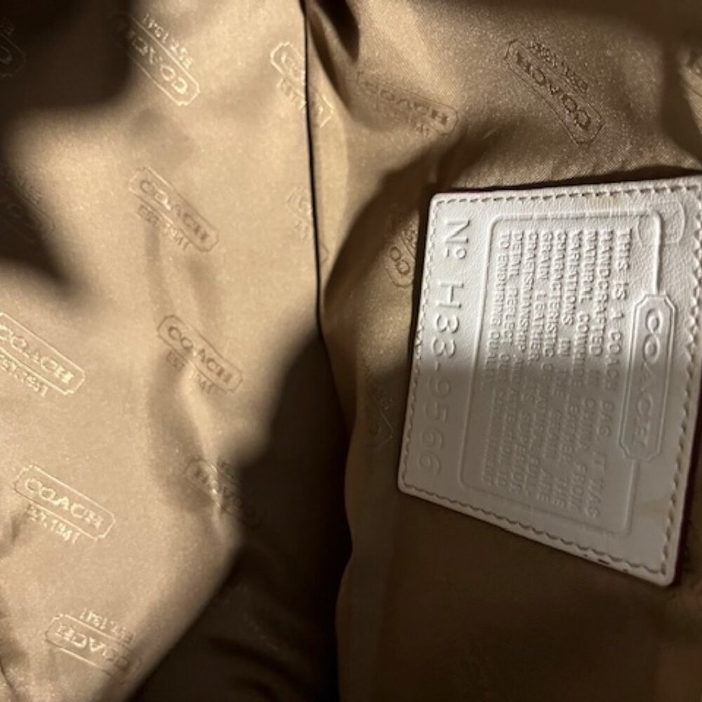 Coach Vintage Demi Legacy Handbag in Cream Leather H33 9566 - Picture 9 of 9